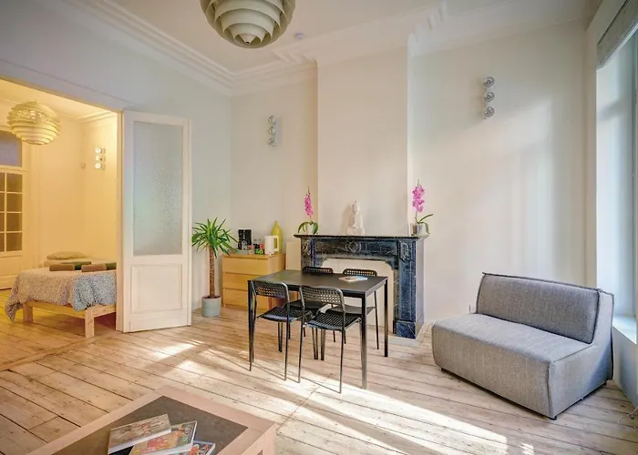 The Greenplace Lodge. Apartment In Heart Of Antwerp.